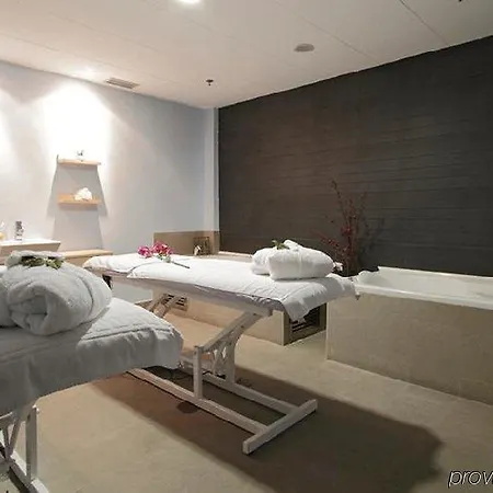 Hotel Abades 4*